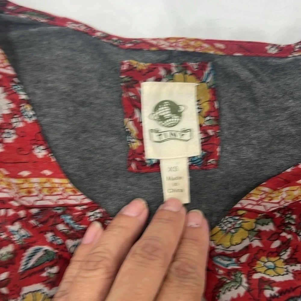 Anthropologie Tiny V-neck floral front back gray ruched top size XS - Picture 7 of 11